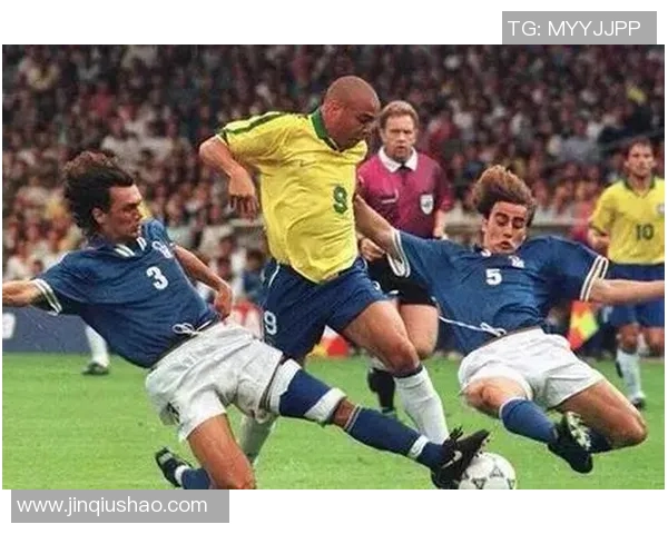 全球顶尖足球巨星盘点与他们的传奇故事揭秘