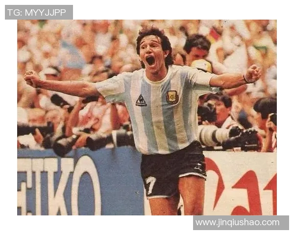 现役足球明星中10号球衣的代表人物有哪些值得关注的球员